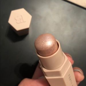 Fenty beauty highlighter matchstix